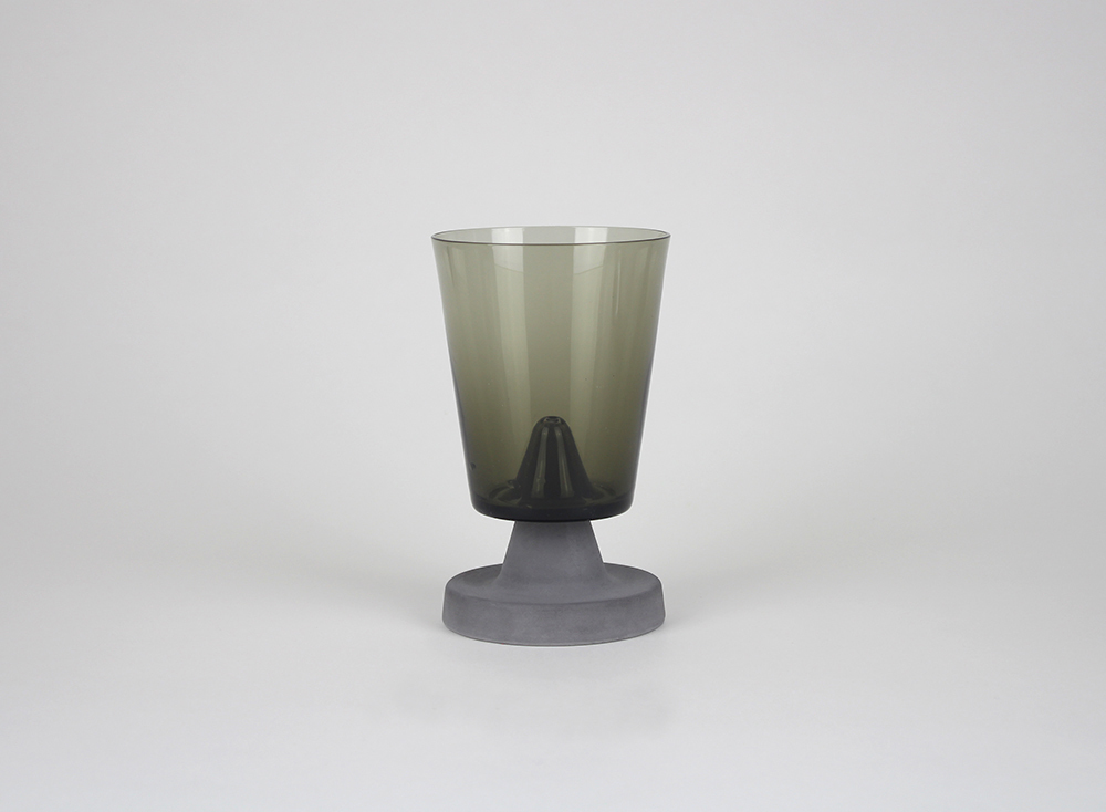 U& OUTOSTU GLASS
