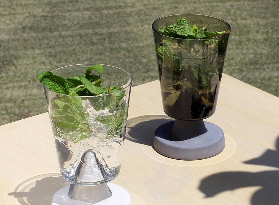 U& OUTOSTU GLASS
