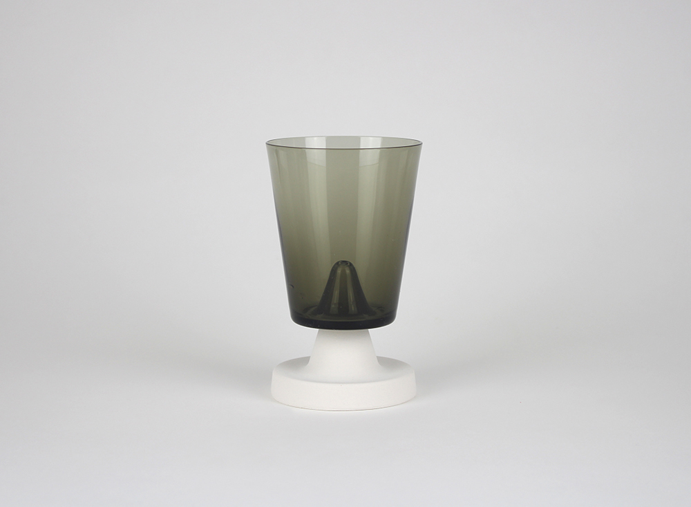 U& OUTOSTU GLASS